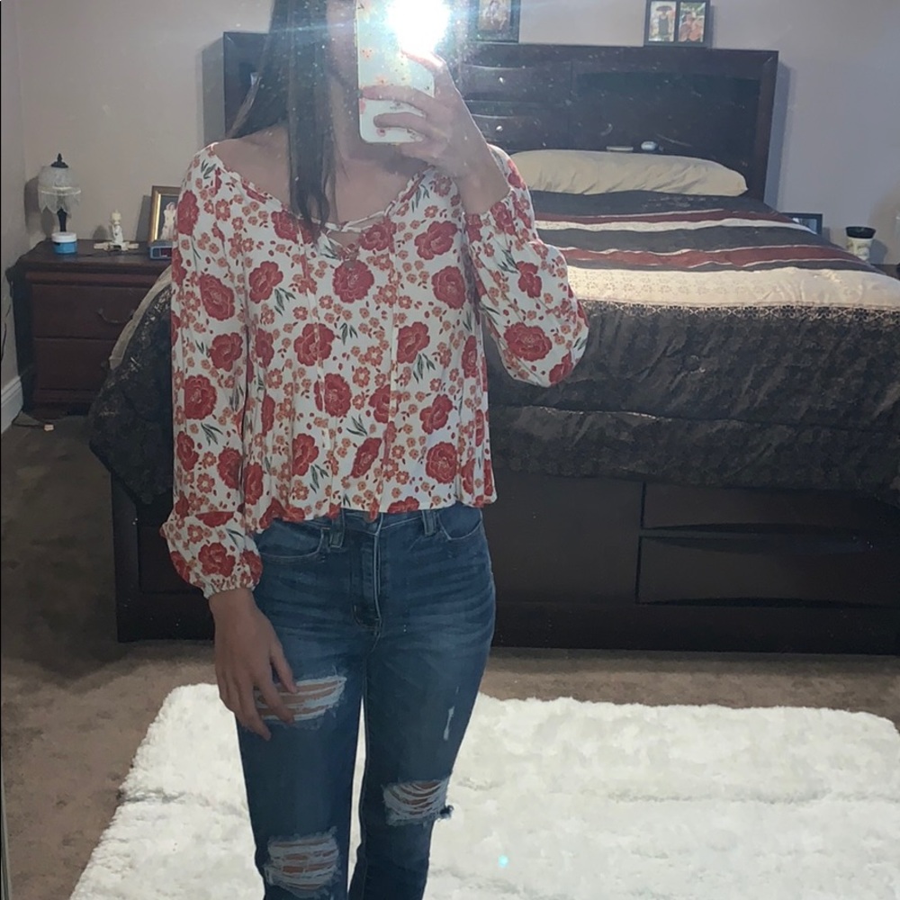 3/$13💞 Hollister Floral Blouse
